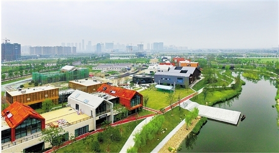    空中鸟瞰余杭艺尚小镇。 