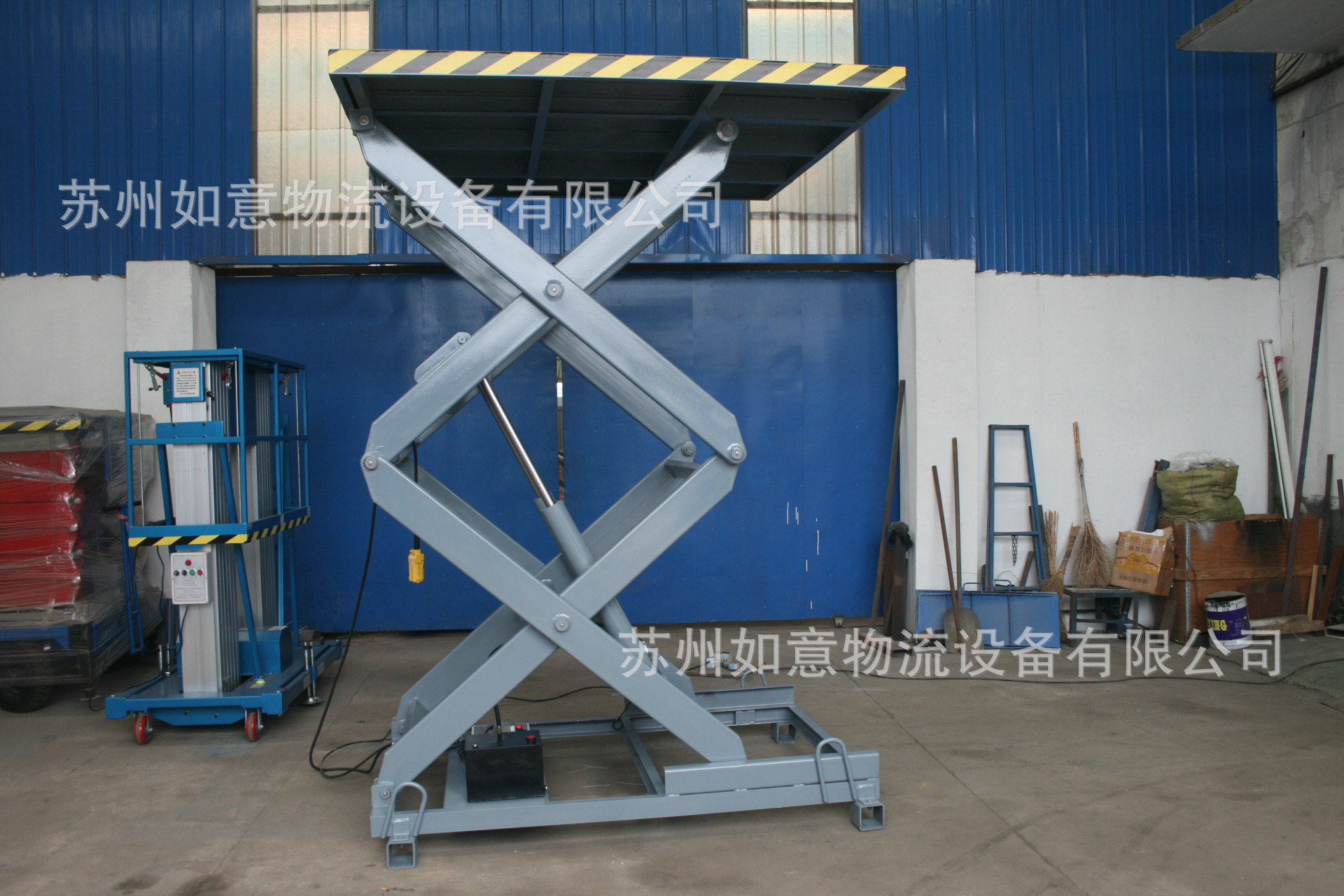 图6固定式升降货梯