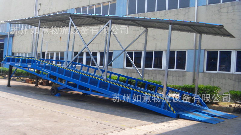 图3移动式登车桥