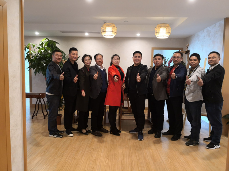 微信图片_20181113141217_副本.jpg