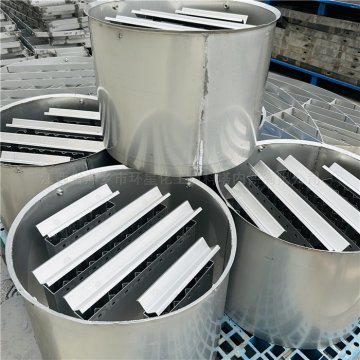 DN500帶筒體的槽盤式液體分布器