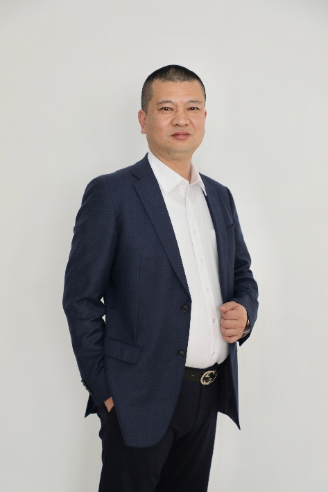 710473 胡亮兵.jpg